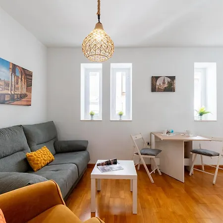 C3 Familiar Apartment Seville